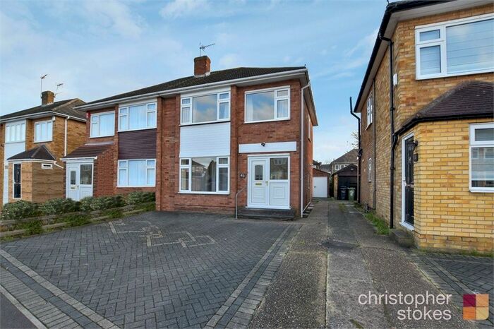 3 Bedroom Semi-Detached House To Rent In Martins Drive, Cheshunt, Cheshunt, Hertfordshire, EN8