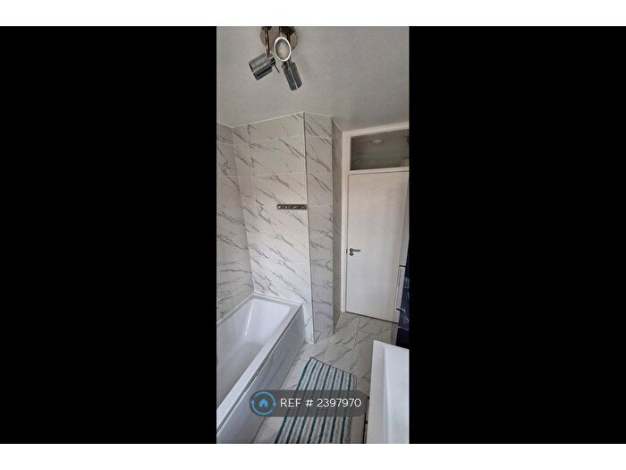 3 Bedroom Flat To Rent In Moffat Court, London, SW19