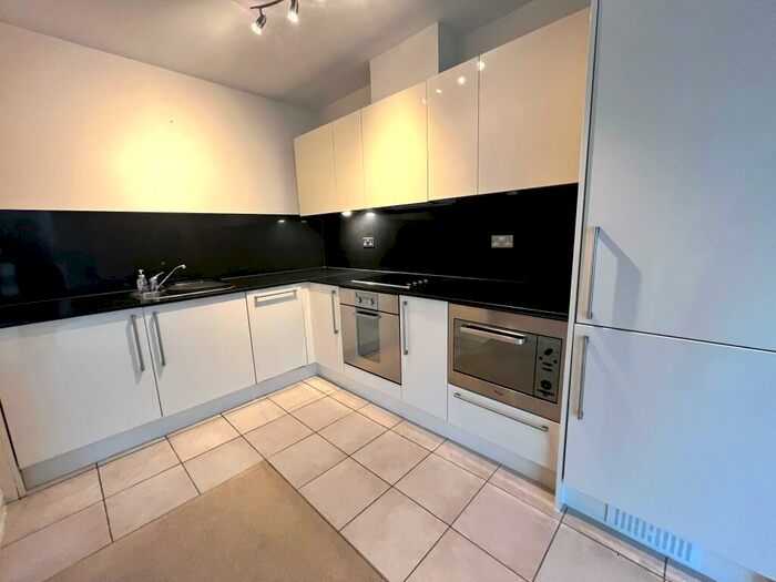 2 Bedroom Apartment To Rent In Centenary Plaza, B1