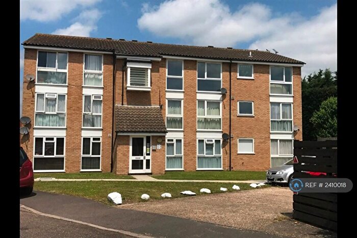 2 Bedroom Flat To Rent In Trotwood, Chigwell, IG7