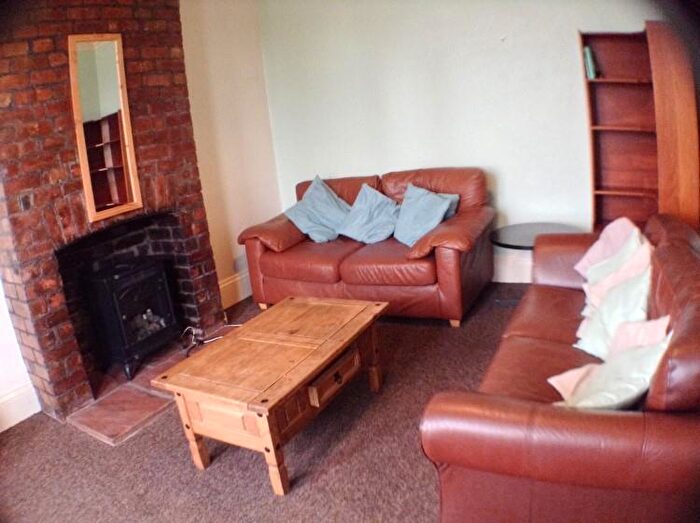 4 Bedroom Terraced House To Rent In Shrewsbury Road, Norfolk Park, S2