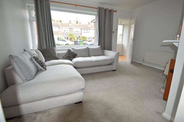 2 Bedroom House To Rent In Homewood, George Green, Slough, SL3