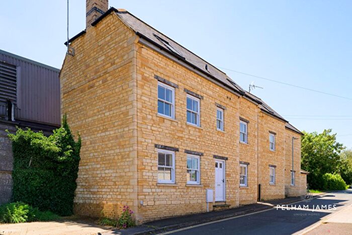 4 Bedroom Detached House For Sale In Rock Road, Stamford, PE9