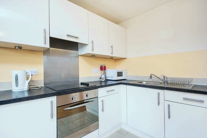 Studio To Rent In Greyhound Hill, Hendon, London, NW4