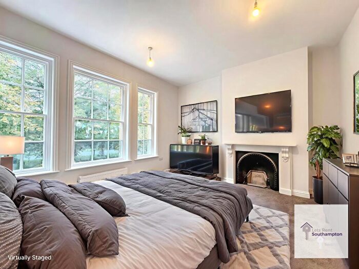 2 Bedroom Flat To Rent In Cherry Tree House, The Avenue, SO17