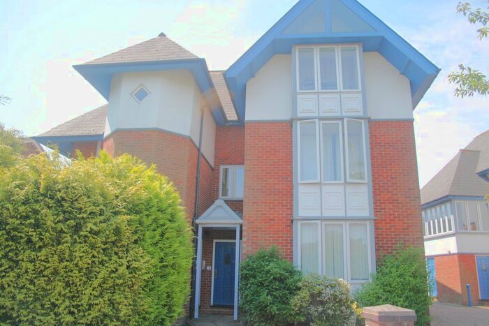 1 Bedroom Flat To Rent In South Canterbury Road, Canterbury CT1