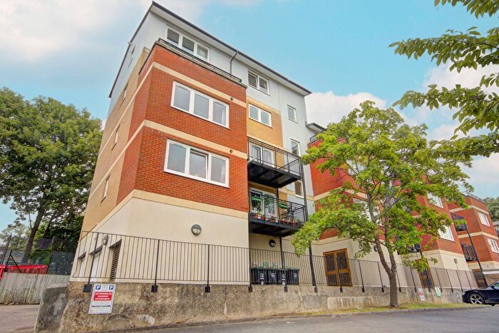 2 Bedroom Flat For Sale In Solomons Hill, Rickmansworth, WD3