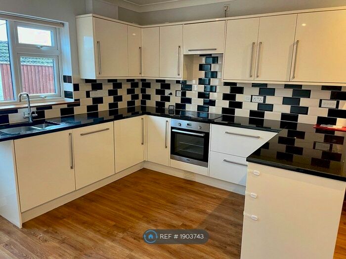 2 Bedroom Bungalow To Rent In Glenda Road, Norwich, NR5