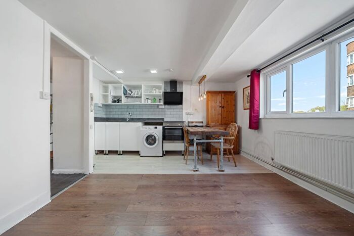 1 Bedroom Flat To Rent In Amhurst Road, London, E8