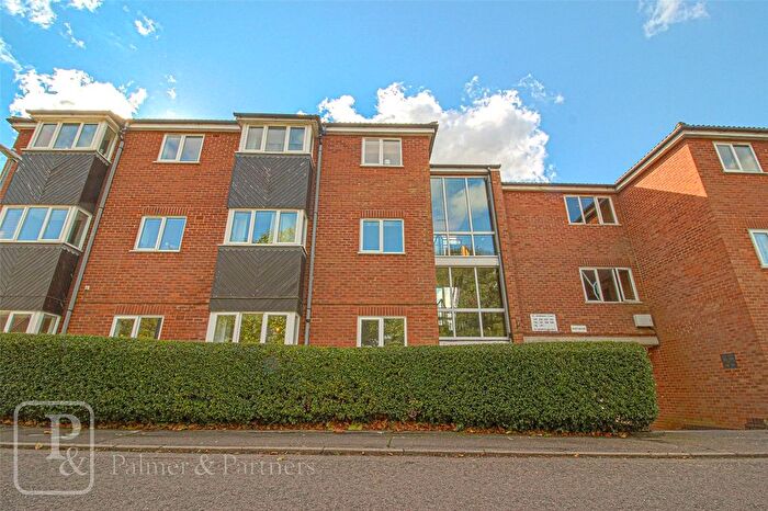2 Bedroom Flat To Rent In St Andrews Gardens, Colchester, Essex, CO4