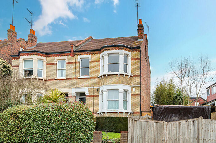 4 Bedroom Semi Detached House For Sale In Longmore Avenue, Barnet, EN5
