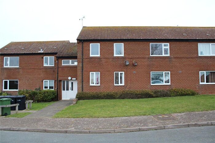 2 Bedroom Flat For Sale In Elizabeth Close, Hunstanton, Norfolk, PE36