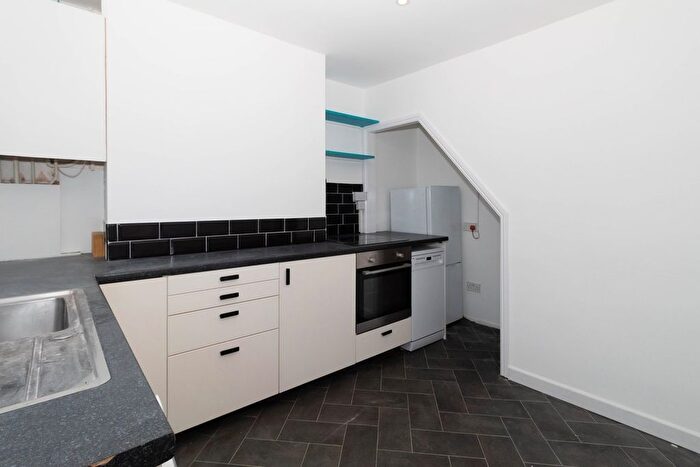 2 Bedroom Cottage To Rent In Church Street, Biggleswade, SG18