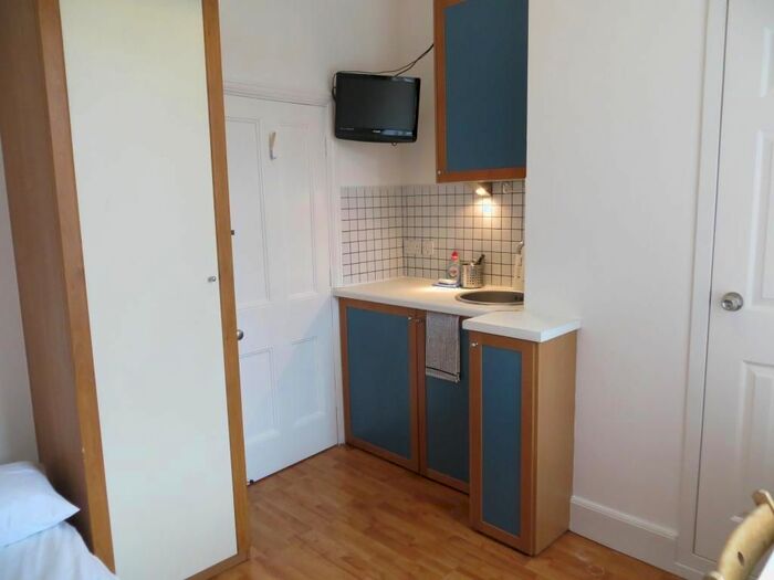 Studio To Rent In Fulham Palace Road, London, W6