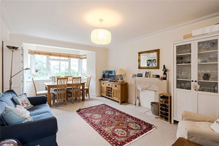 2 Bedroom Flat To Rent In Streatham Court, Streatham, Lambeth, London, SW16