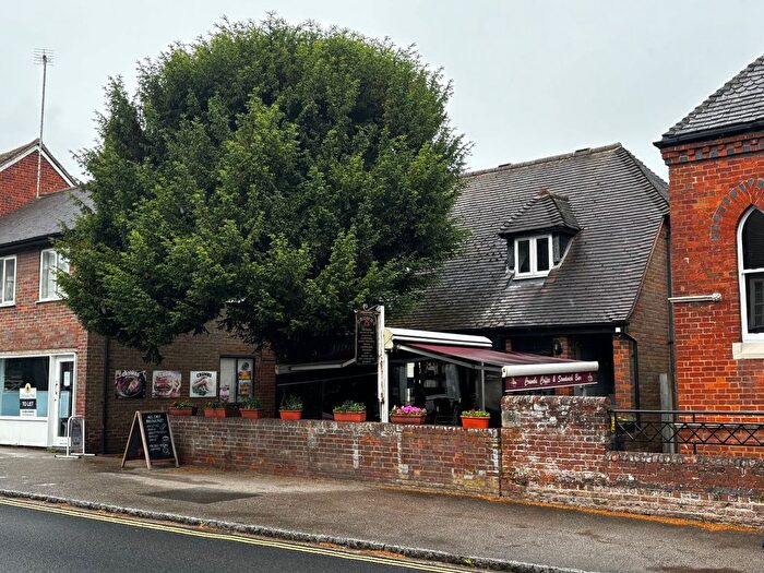 2 Bedroom Flat To Rent In High Street, Wendover, Aylesbury, HP22