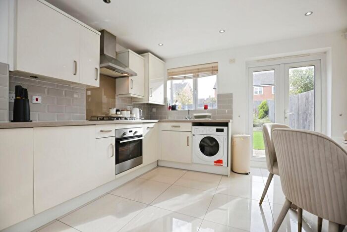 3 Bedroom Semi-Detached House For Sale In Lanchbury Avenue, Coventry, West Midlands, CV6