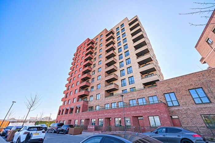 2 Bedroom Flat To Rent In Meadowpip House, , Edmonton, London, N18