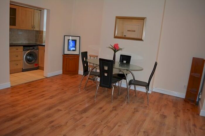 1 Bedroom Flat To Rent In Woburn Road, Bedford, MK40