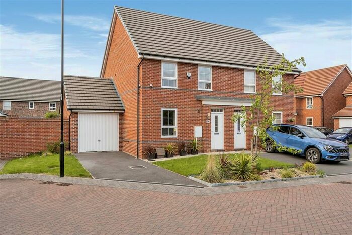 3 Bedroom Semi-Detached House To Rent In Town End Drive, Doncaster, DN4