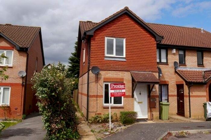2 Bedroom End Of Terrace House To Rent In Pettingrew Close, Walnut Tree, Milton Keynes, MK7