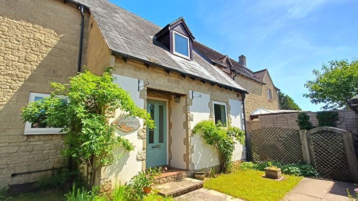 3 Bedroom Cottage For Sale In Rawlinson Close, Chadlington, OX7