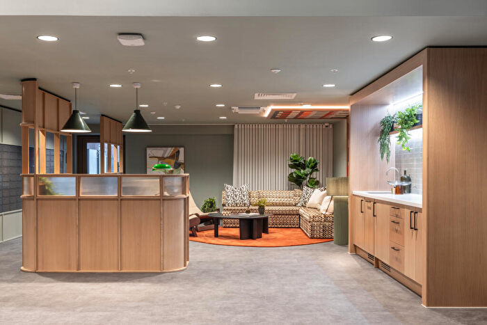 2 Bedroom Apartment To Rent In Emporium House East, Alloway Courtyard, Weldale Street, Reading, RG1