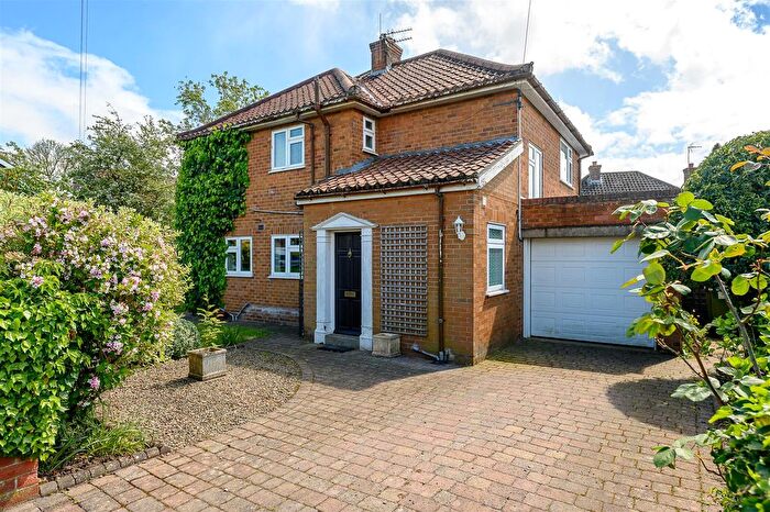 3 Bedroom Detached House For Sale In Hall Park, Heslington, York, YO10
