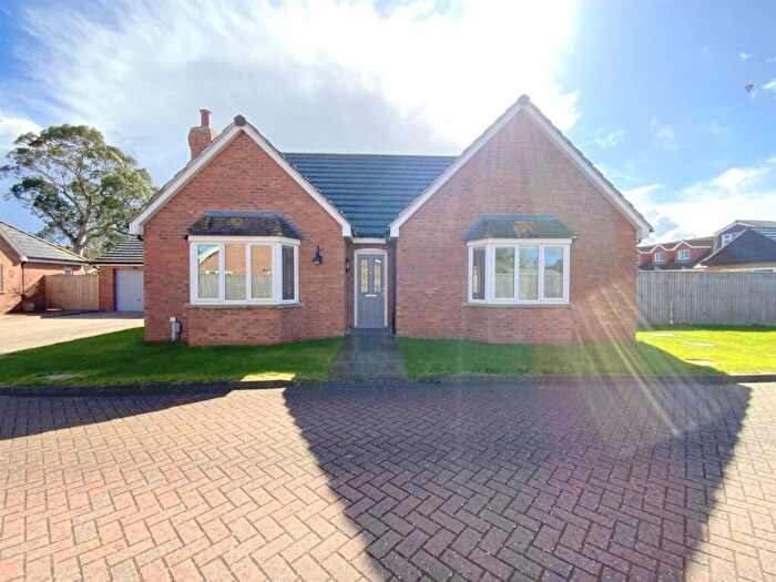 3 Bedroom Detached Bungalow For Sale In Long Acre Lane, Humberston, DN36