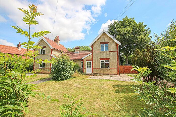 2 Bedroom Semi-Detached House For Sale In High Street, Stetchworth, Newmarket, CB8