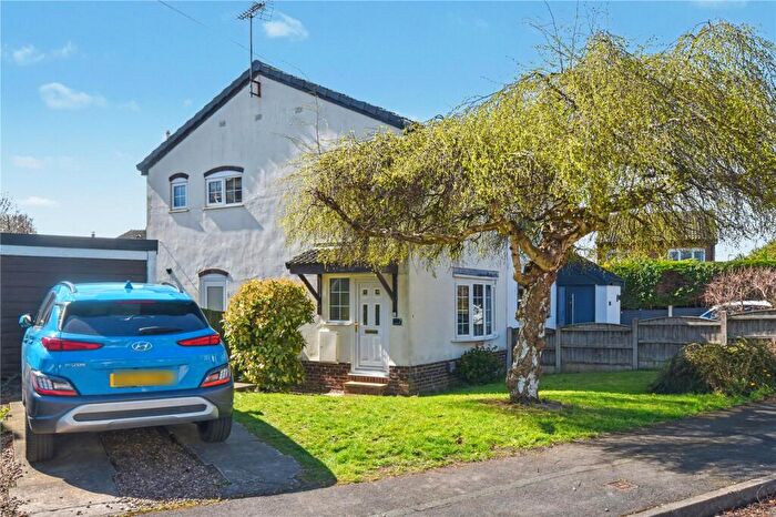 3 Bedroom Semi Detached House For Sale In Greenfield Avenue, Kippax, Leeds, West Yorkshire, LS25