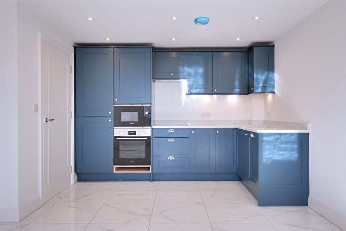 1 Bedroom Flat For Sale In Larsens House, Farm Hill Road, Waltham Abbey, EN9