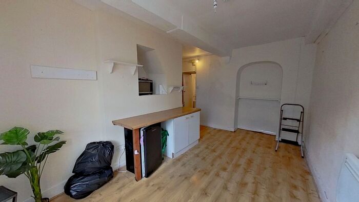1 Bedroom Flat For Sale In City Road, Haverfordwest, SA61