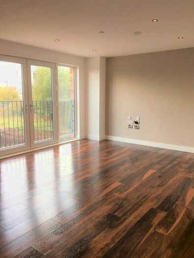 2 Bedroom Flat To Rent In Ordsall Lane, Salford, M5