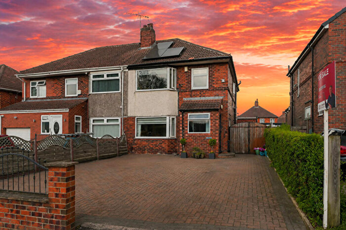 4 Bedroom Semi-Detached House For Sale In Brinsworth Road, Rotherham, S60
