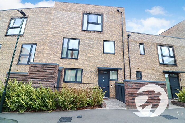 3 Bedroom Terraced House For Sale In Sandy Road, Erith, DA8