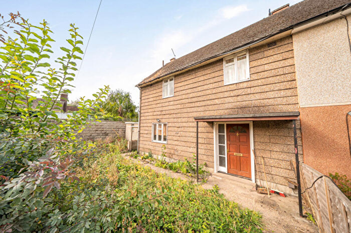 3 Bedroom Semi-Detached House For Sale In Kempson Crescent, Oxford, Oxfordshire, OX4