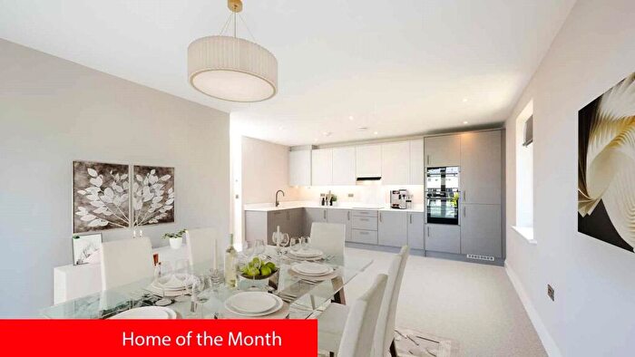 2 Bedroom Apartment For Sale In Flat, Oaklands House, Littleworth Road, Esher, KT10
