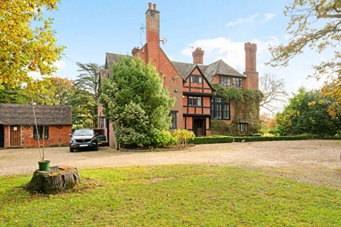 4 Bedroom House To Rent In Horsham Road Capel, RH5