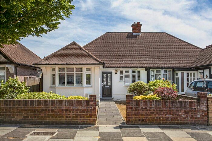 2 Bedroom Bungalow To Rent In The Ridge, Twickenham, TW2