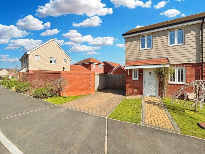 2 Bedroom Semi Detached House For Sale In Augustus Avenue, Fordingbridge, SP6