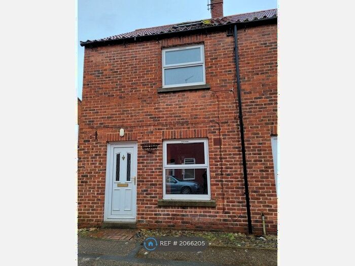 3 Bedroom End Of Terrace House To Rent In Alma Terrace, Selby, YO8