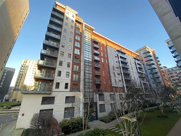 2 Bedroom Apartment To Rent In Barton Place, Hornbeam Way, Green Quarter, M4