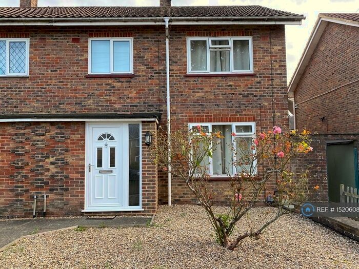 4 Bedroom End Of Terrace House To Rent In Priors Walk, Crawley, RH10