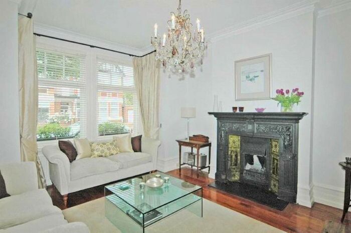 5 Bedroom Semi-Detached House To Rent In Whitehall Gardens, London, W3