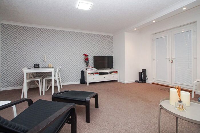 2 Bedroom Flat For Sale In Pennine View Close, Carlisle, CA1