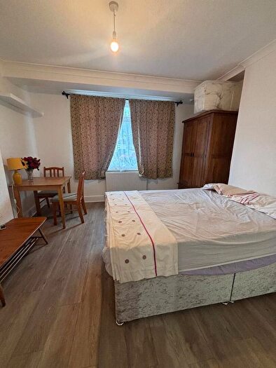 Studio To Rent In Franklin Crescent, Mitcham, CR4