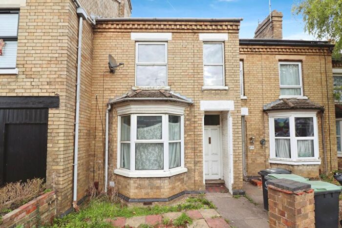 3 Bedroom Terraced House For Sale In Wellingborough Road, Rushden, NN10