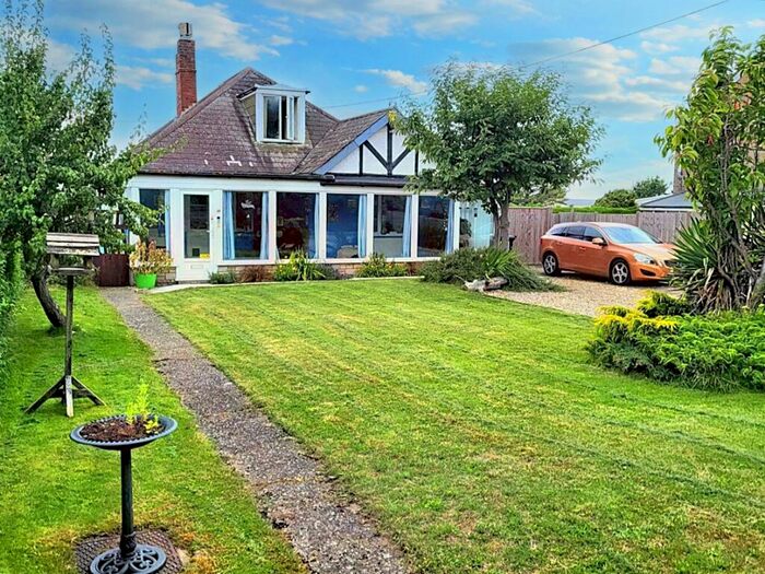 4 Bedroom Bungalow For Sale In Anderby Road, Chapel St Leonards, PE24