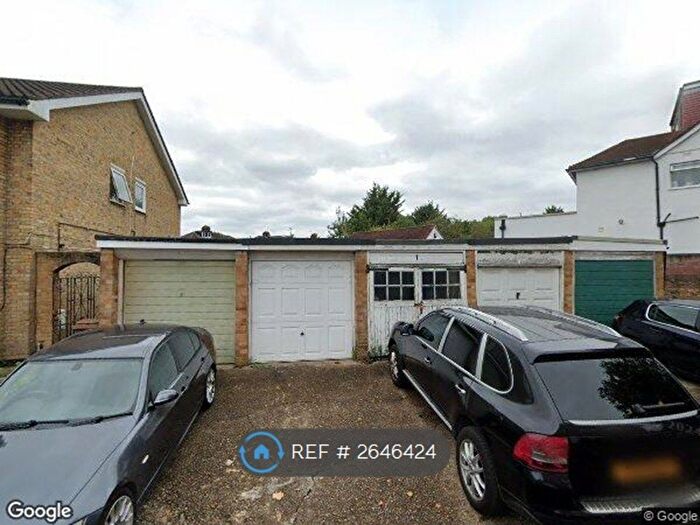 2 Bedroom Maisonette To Rent In Onslow Close, London, E4